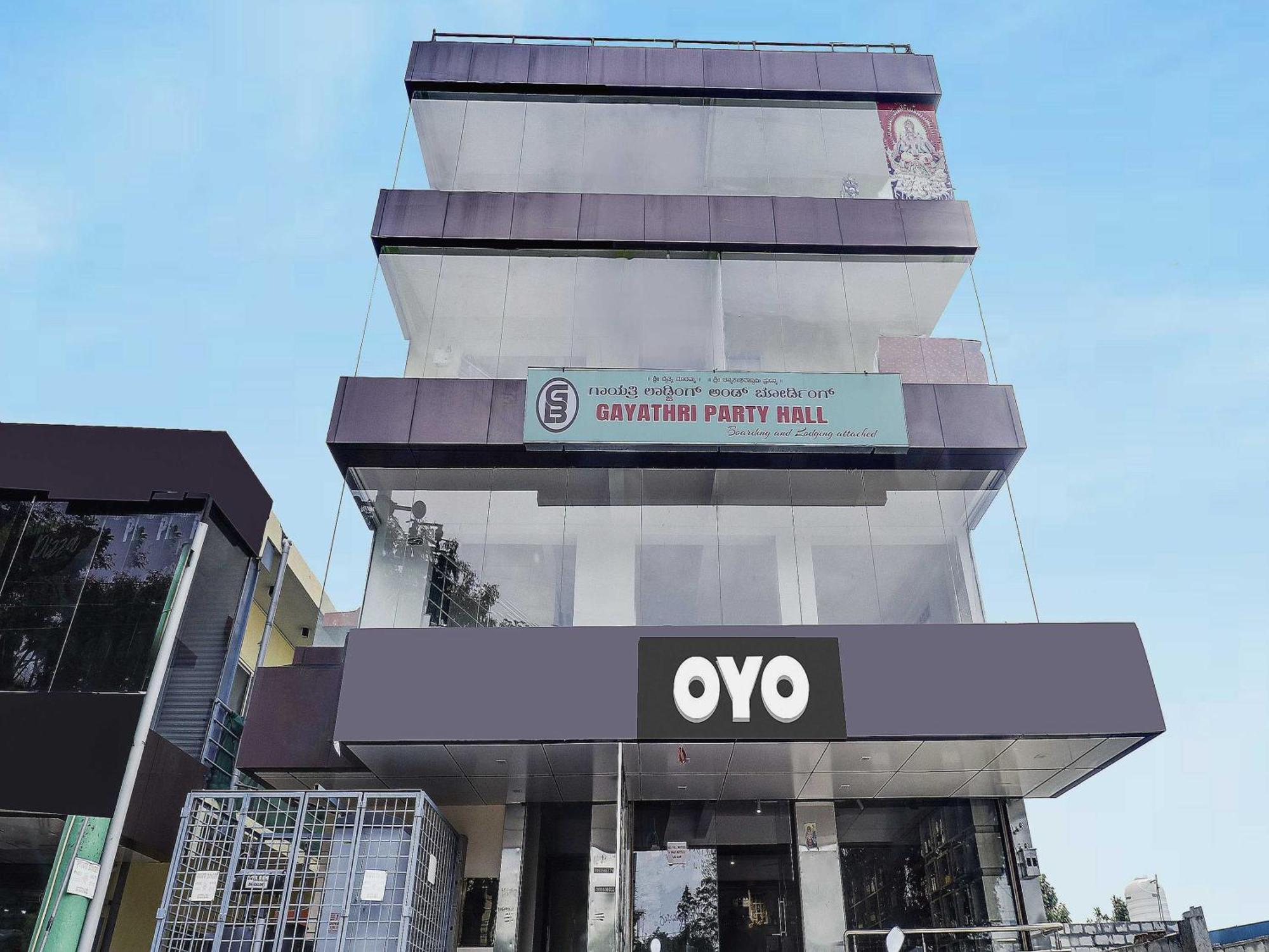 Oyo Flagship Gayathri Lodging & Boarding Hotel Bangalore Luaran gambar