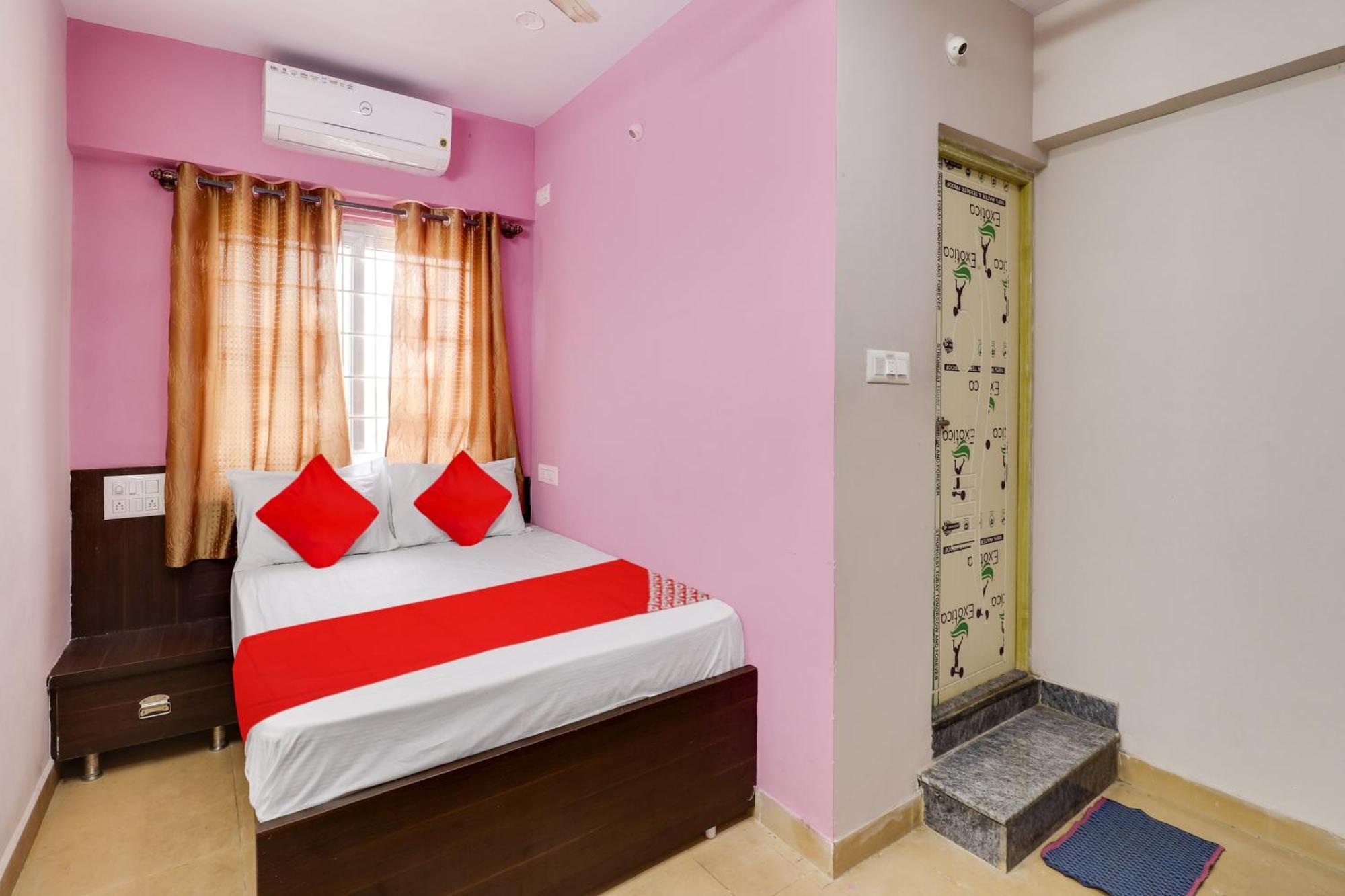 Oyo Flagship Gayathri Lodging & Boarding Hotel Bangalore Luaran gambar